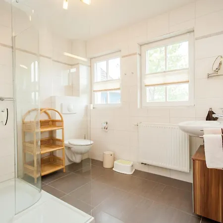 Vakantiehuis Duenengarten Am Bahndamm 77e Haus Seerose Zingst